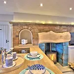 The Snug At Ruston, Cosy Dog Friendly