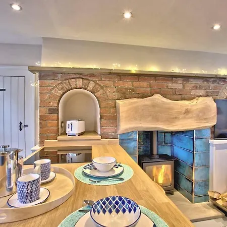 The Snug At Ruston, Cosy Dog Friendly